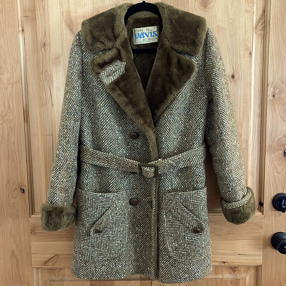 VINTAGE Tweed Coat with Faux Shearling, Fits like a Small